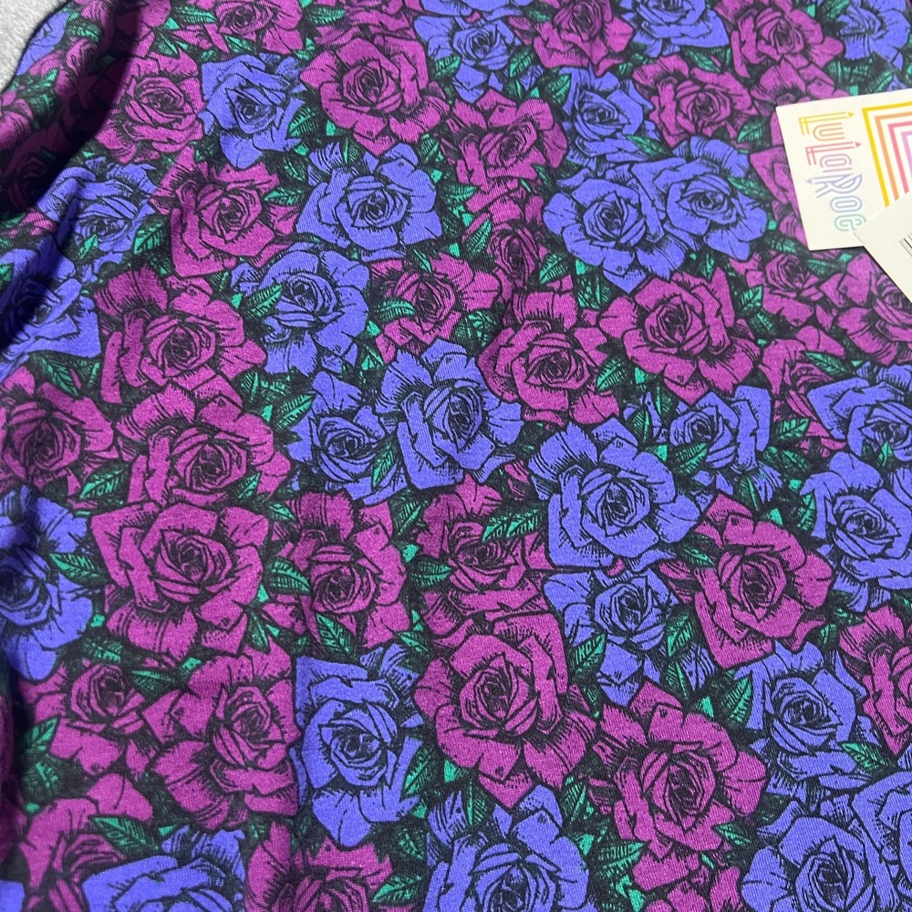 Floral Patterned Raglan Sleeve Top - Picture 2 of 4